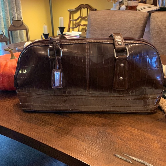 Liz Claiborne Handbags - Liz Claiborne Vintage Faux Croc Satchel - EUC